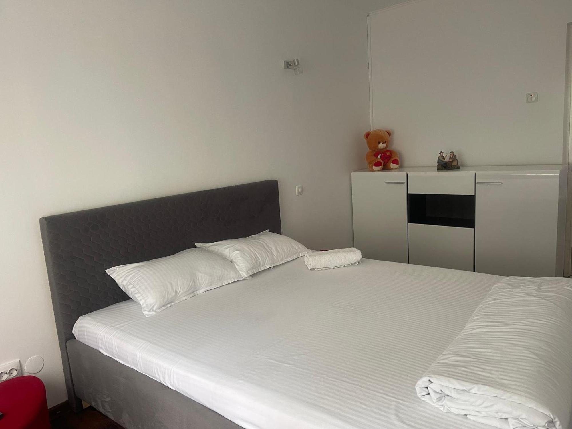 Carlitos Apt Râmnicu Vâlcea Extérieur photo