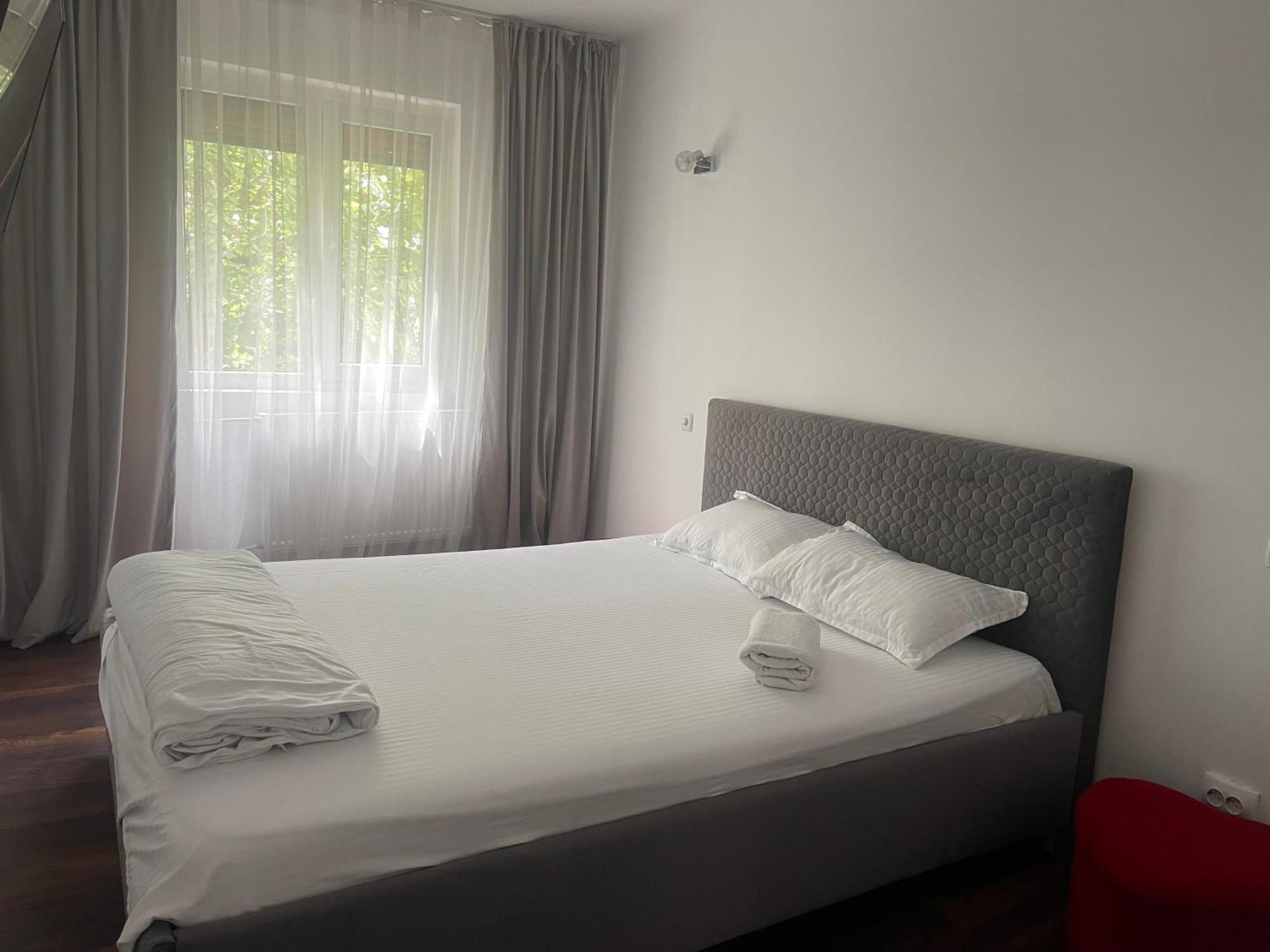 Carlitos Apt Râmnicu Vâlcea Extérieur photo